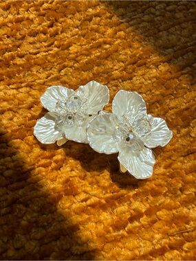 Pearlescent Shell Floral White Petal and Gold Post Earrings